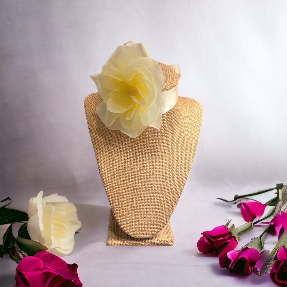 Elegant Yellow/Cream Floral Statement Necklace